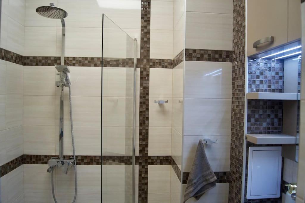 Cozy 2Br Oasis In Central Burgas Luaran gambar