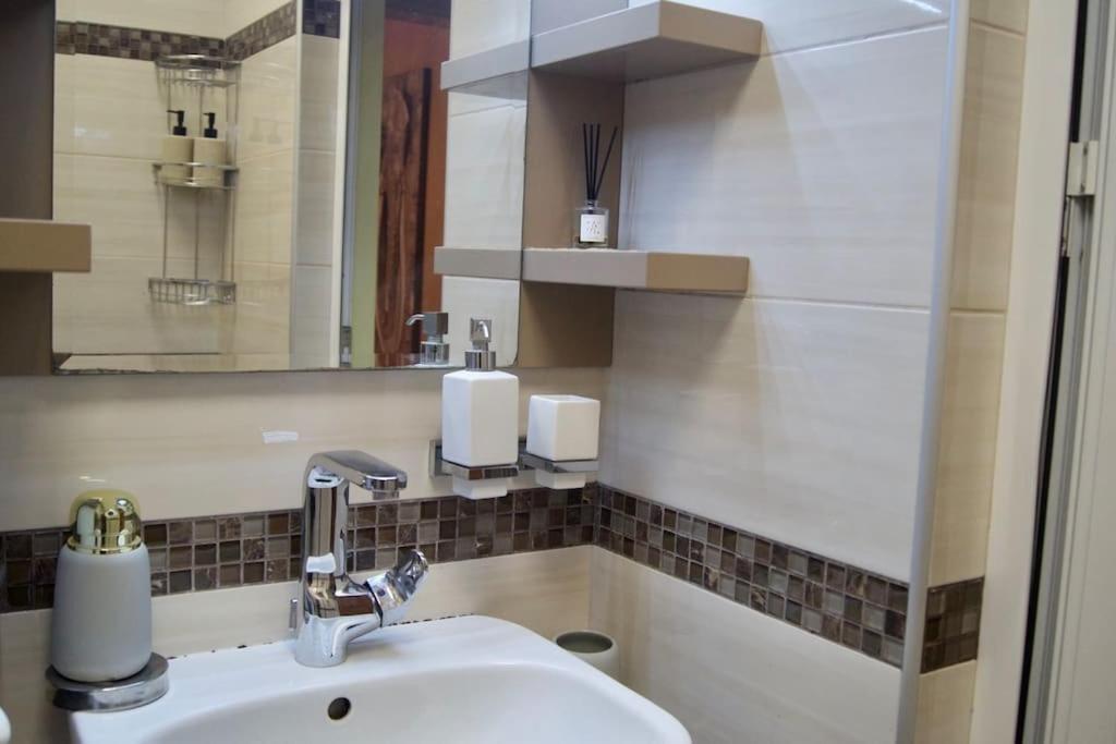 Cozy 2Br Oasis In Central Burgas Luaran gambar