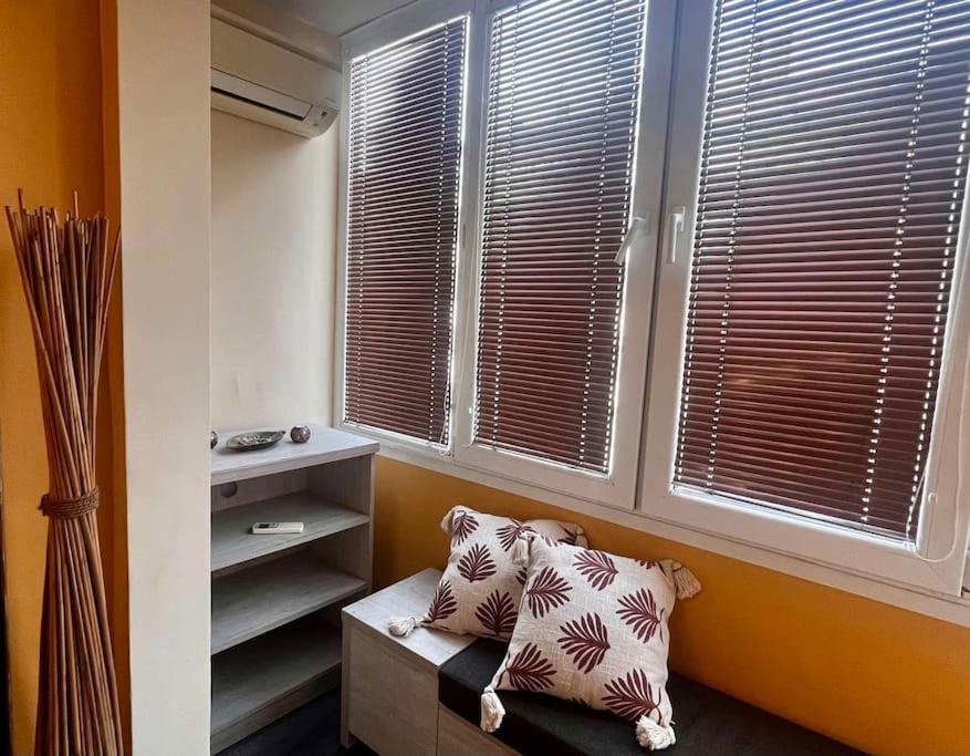 Cozy 2Br Oasis In Central Burgas Luaran gambar